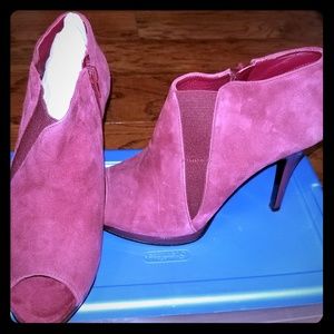 Nine West Burgundy Bootie 8M